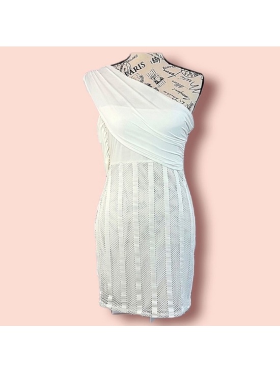 Blanc Dresses & Skirts - Asymmetric One-Shoulder White Lace Bodycon Dress